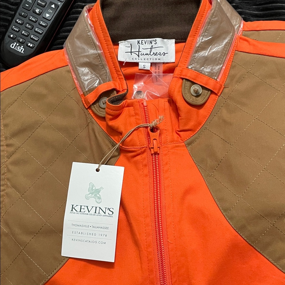 New Kevin's Huntress Twill Shooting Vest w/ Reversible Neck Tab MSRP $169.00 - Picture 9 of 9